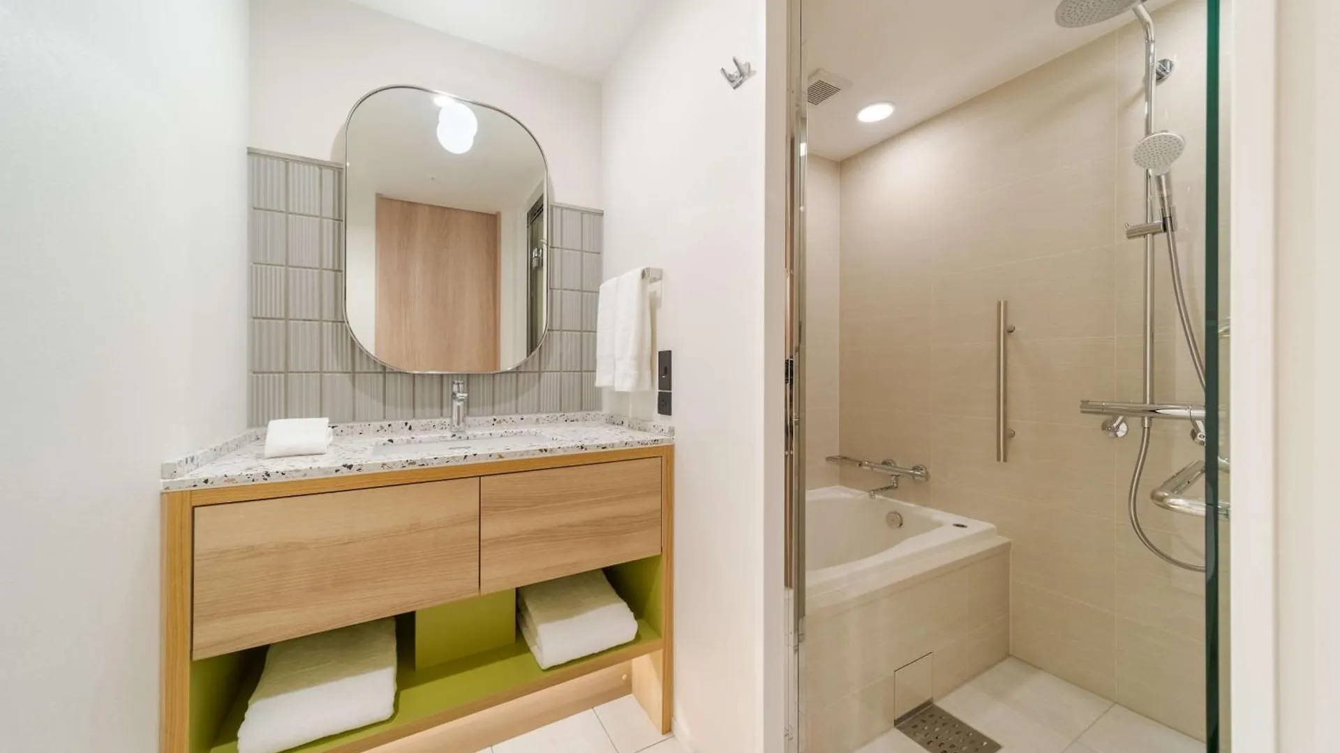 Hilton Garden Inn Kyoto Shijo Karasuma 4*,  Japonya
